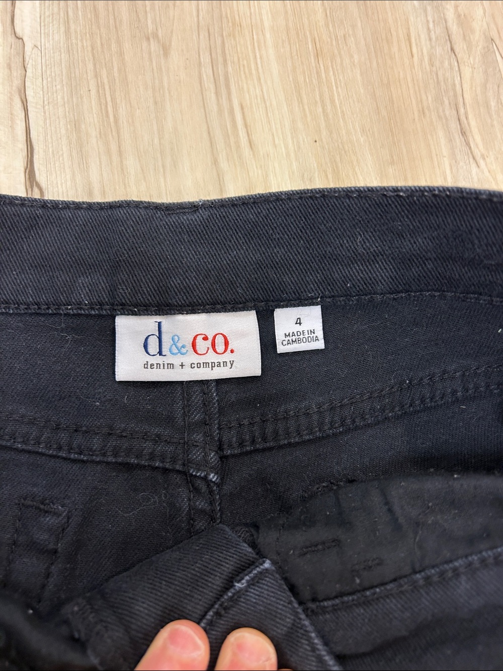 Denim and Company black shorts, size 4 - Picture 3 of 5